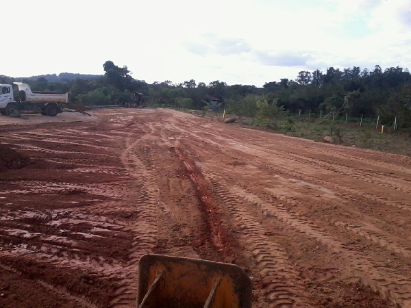 limpeza-fox9-terraplenagem-vinhedo